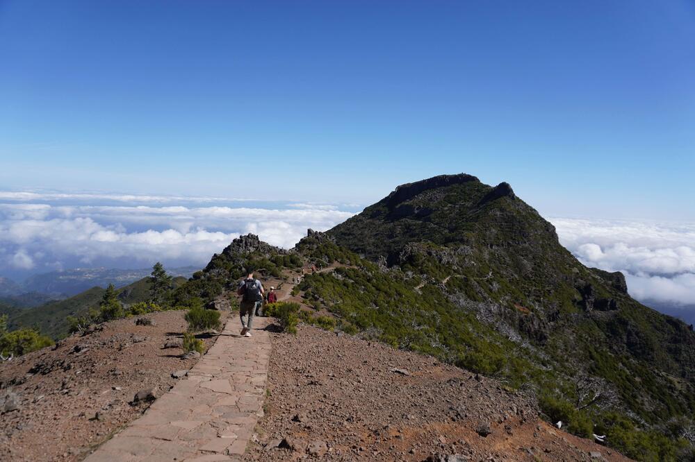 This is the first view of the Pico Arieiro trail
